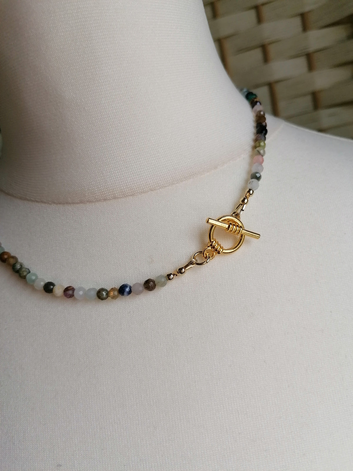 Semi-precious Gemstone Necklace Cultured Freshwater Baroque pearls
