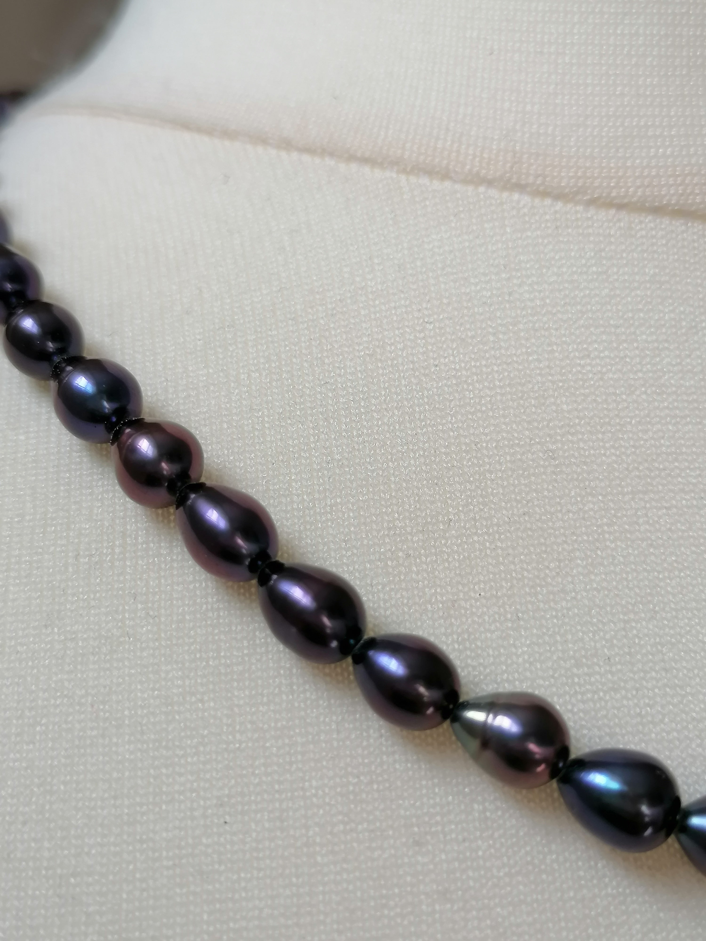 Cultured Freshwater Peacock Pearl Necklace with Baroque Centre Pearl