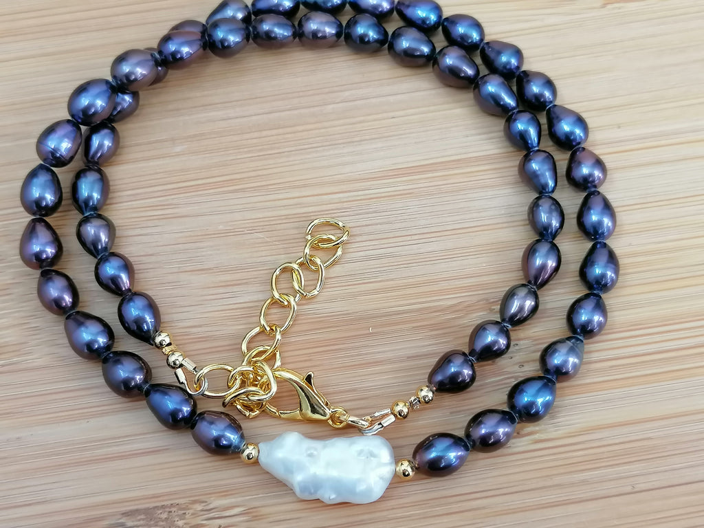Cultured Freshwater Peacock Pearl Necklace with Baroque Centre Pearl